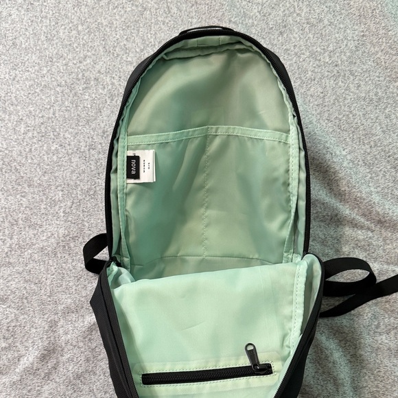 Sherpani Nova Backpack - Picture 3 of 8